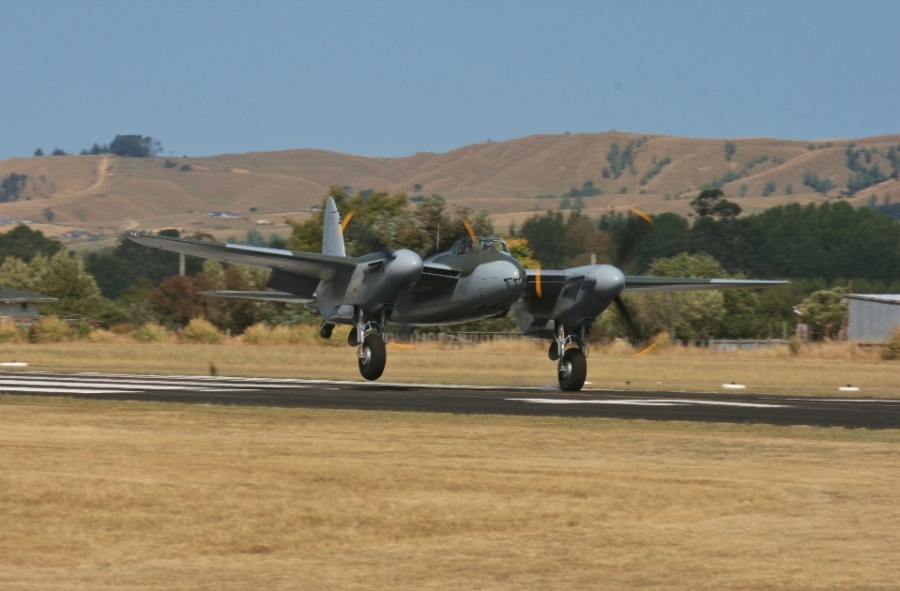 Mosquito KA114 landing at Hood Aerodrome, Masterton 2013