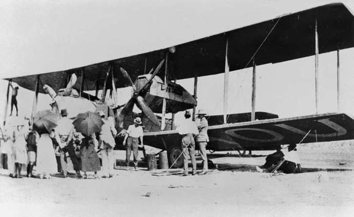 Ross and Keith Smith's Vickers Vimy at Cloncurry, QLD in 1919 