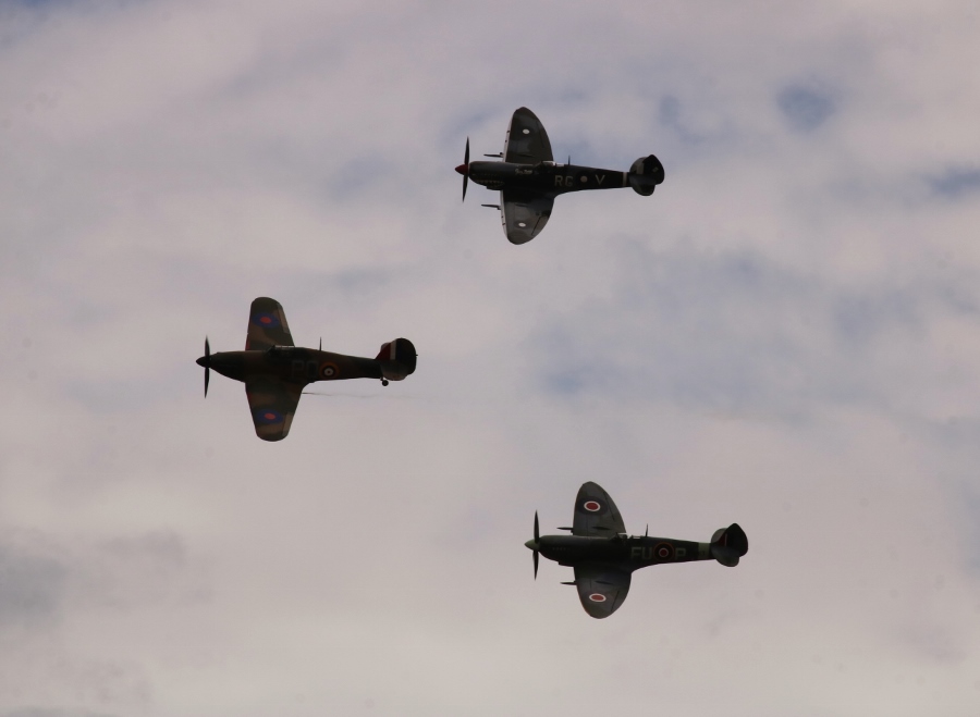 The Battle of Britain Memorial Flight had formed up nicely on Day Two with the Temora Aviation Museum Supermarine Spitfires, a Mk.VIII and Mk.XVI flying with the Vintage Fighter Restorations Hawker Hurricane Mk. XII, when the latter obviously encountered an issue and had some form of liquid streaming from the port wing Warbirds Downunder 2018