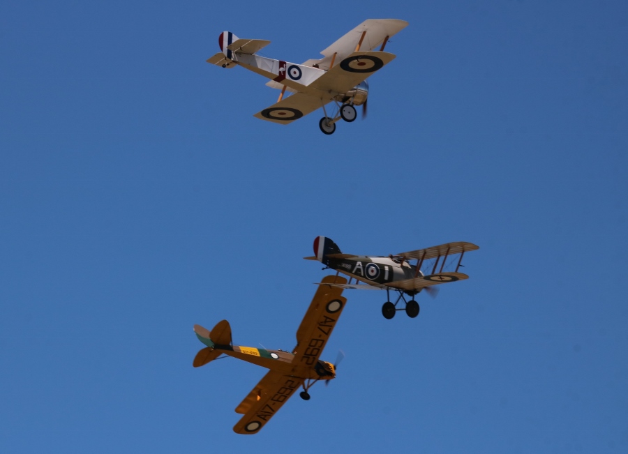 de Haviiland DH.82 Tiger Moth trainer, Sopwith Pup & Snipe replica scout fighters - RAAF Museum WW1 flying display - RAAF Point Cook, Remembrance Day 2018